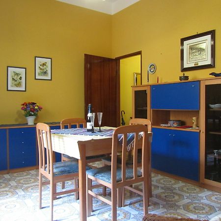 Comeinsicily - Al Teatro Apartment ตาออร์มินา ภายนอก รูปภาพ