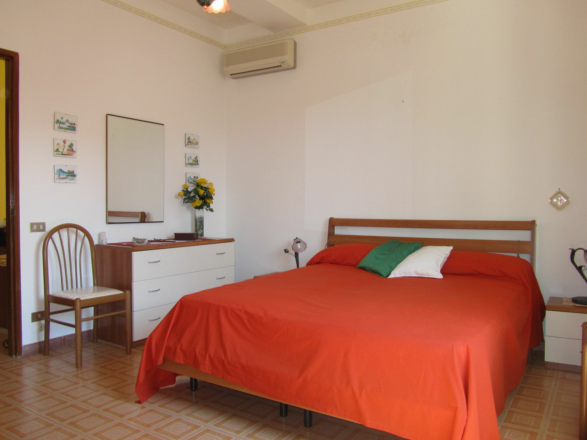 Comeinsicily - Al Teatro Apartment ตาออร์มินา ภายนอก รูปภาพ