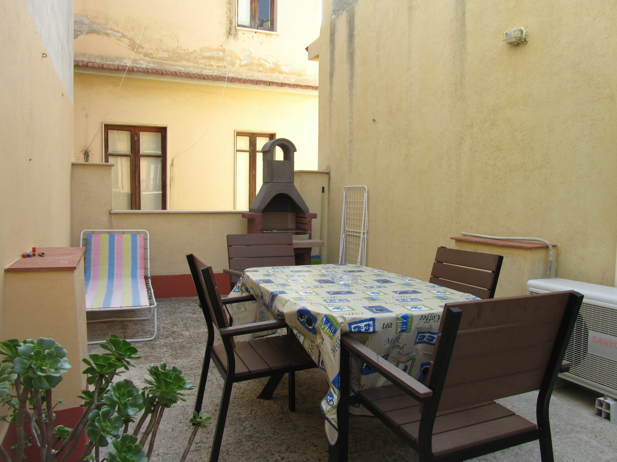 Comeinsicily - Al Teatro Apartment ตาออร์มินา ภายนอก รูปภาพ